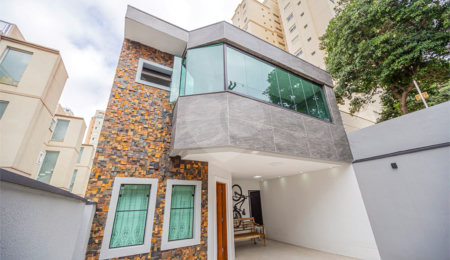 Casa à venda com 5 quartos, sendo 1 suíte, em Chácara Inglesa, São Paulo, SP