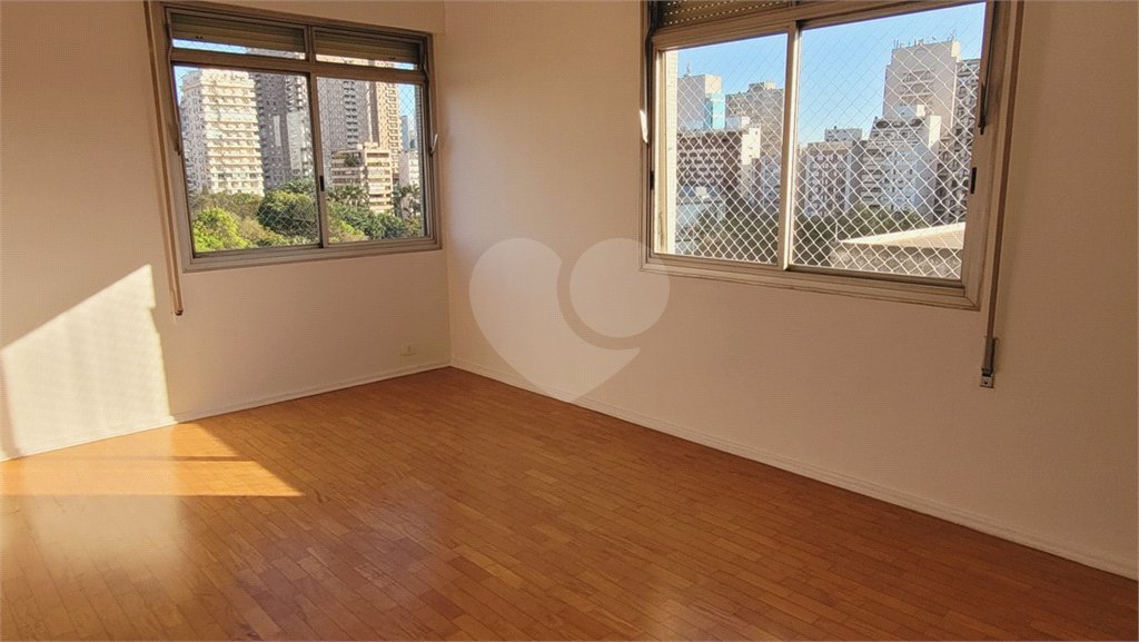 Apartamento para alugar com 3 quartos, sendo 1 suíte, em Jardim Europa, São Paulo, SP