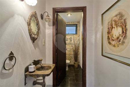 Casa à venda com 4 suítes em Granja Julieta, São Paulo, SP