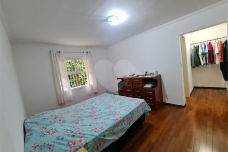 Casa Térrea à venda com 4 quartos, sendo 1 suíte, em Interlagos, São Paulo, SP