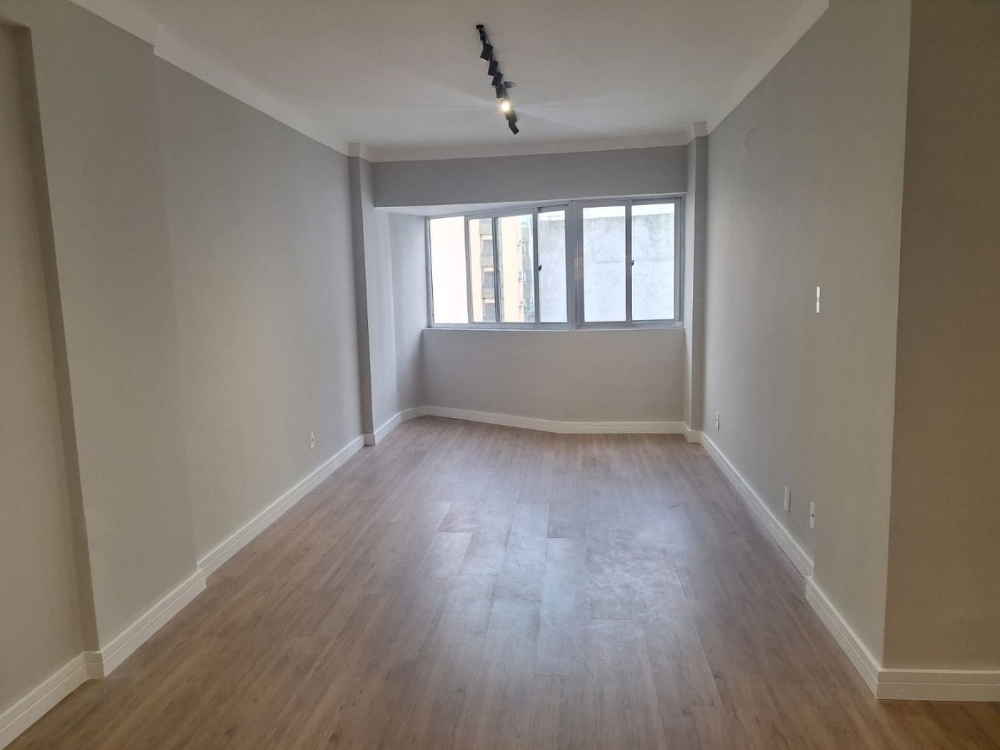 Apartamento Prédio Frente Mar em Santos | 3 Dormitórios à Venda
