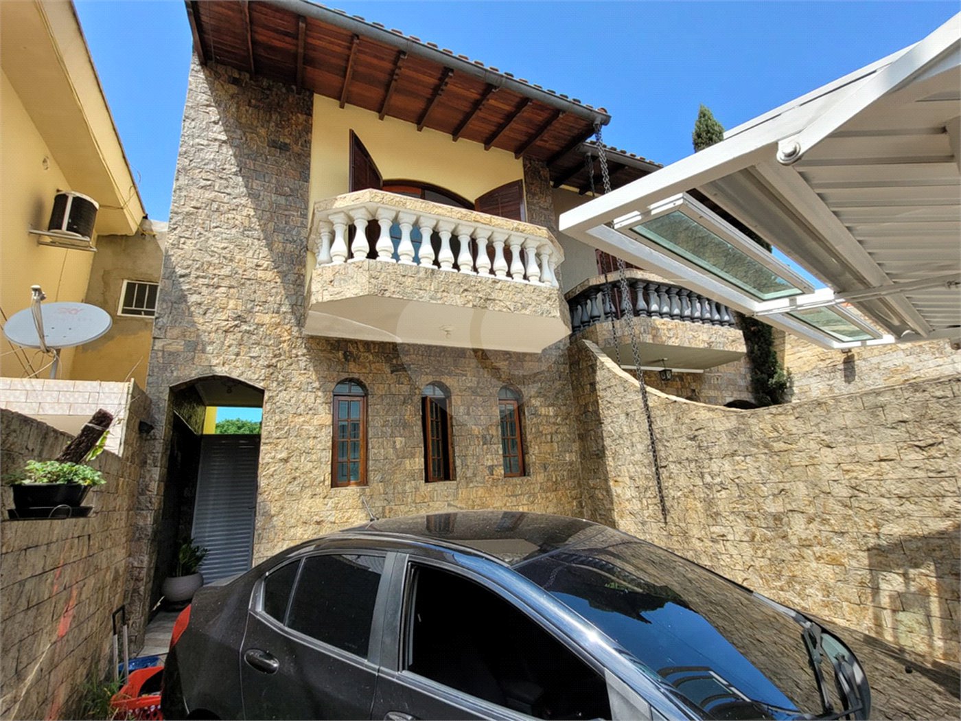 Sobrado à venda com 3 quartos, sendo 1 suíte, em Vila dos Remédios, São Paulo, SP