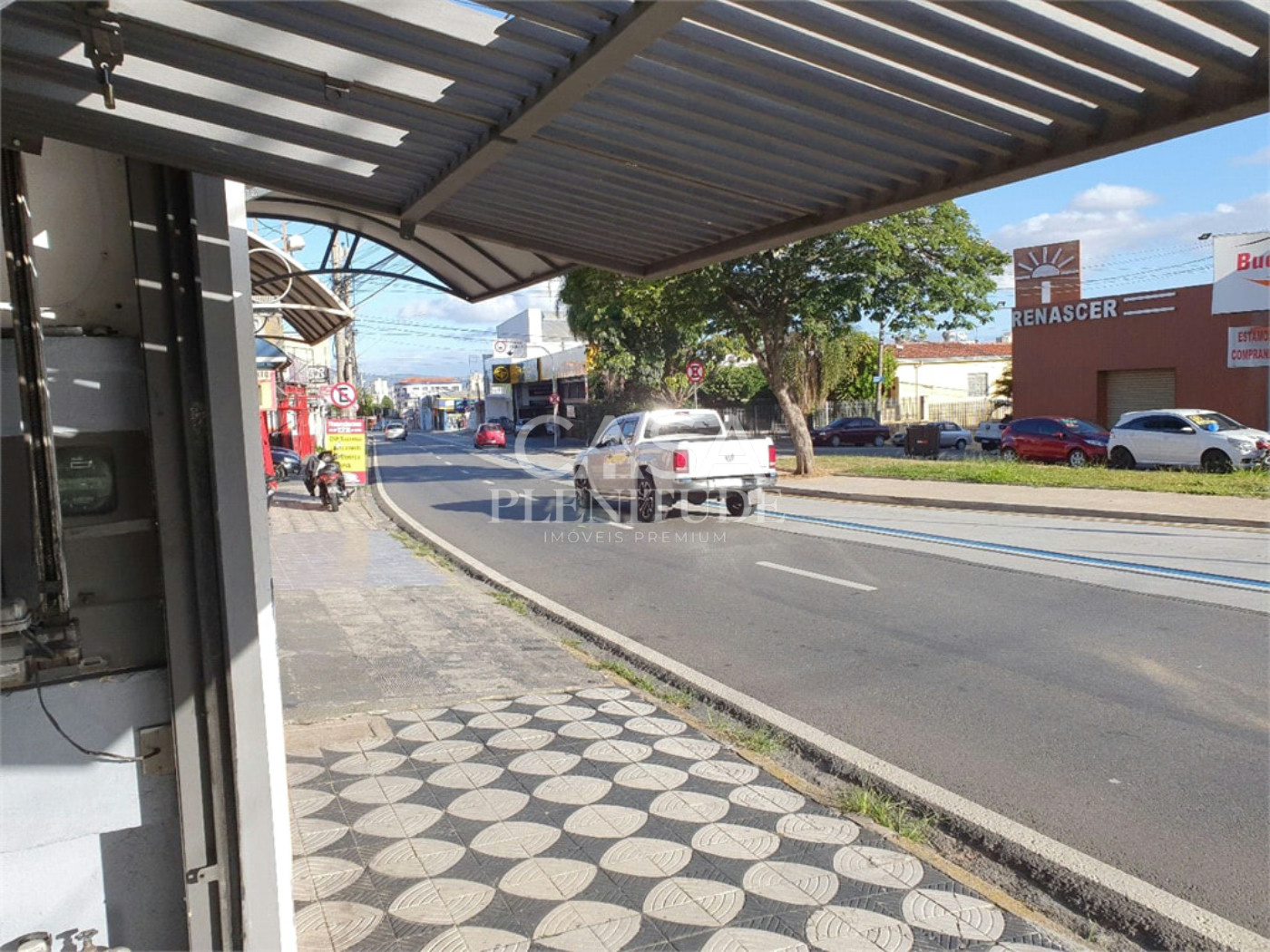 Sobrado à venda com 4 quartos, sendo 1 suíte, em Vila Carvalho, Sorocaba, SP