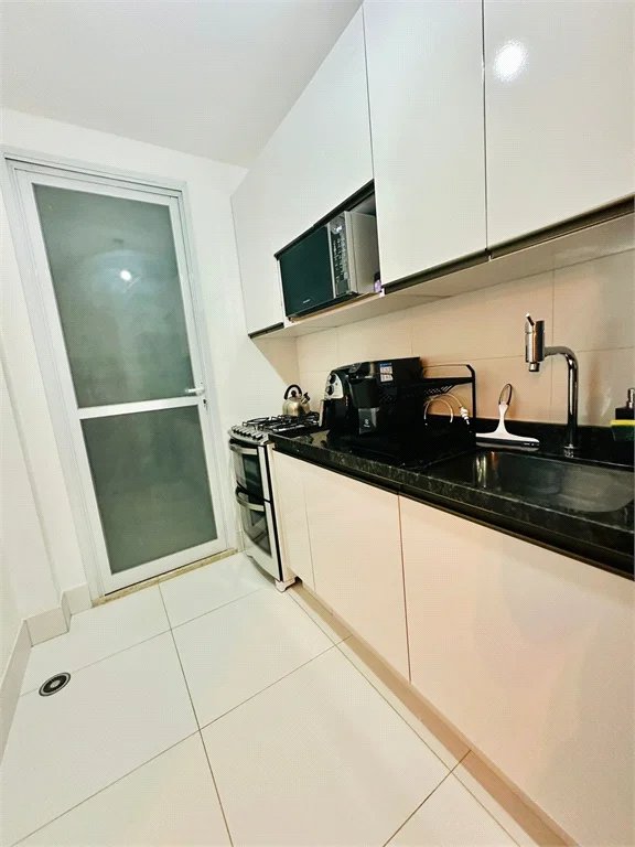 Apartamento à venda com 3 quartos, sendo 1 suíte,  em Vila Andrade, São Paulo, SP