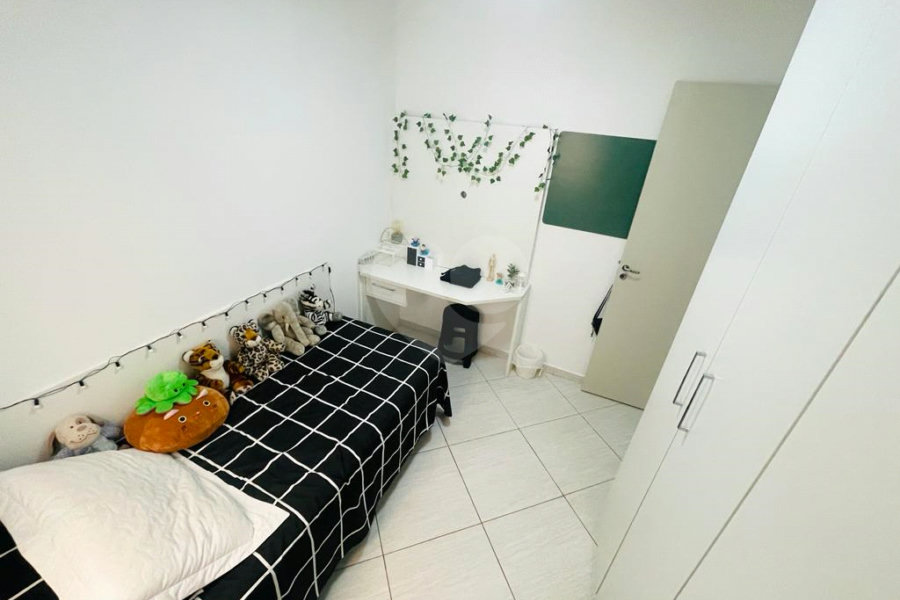 Casa à venda com 3 quartos, sendo 1 suíte,  no condomínio Rafaela I, São Paulo - SP