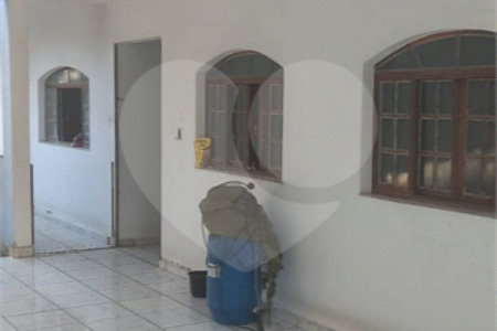 Sobrado à venda com 8 quartos, sendo 2 suítes,  em Vila Suissa, Mogi das Cruzes, SP