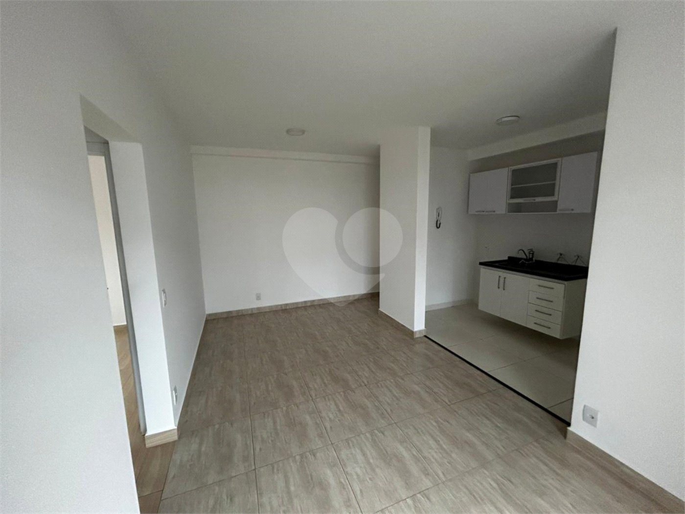 Apartamento à venda com 2 quartos, sendo 1 suíte,  em Vila Aparecida, Itapetininga, SP
