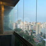Apartamento 2 quartos, sendo 1suíte. 2 banheiros. Cozinha americana. Living com 2 ambientes com varanda gourmet,