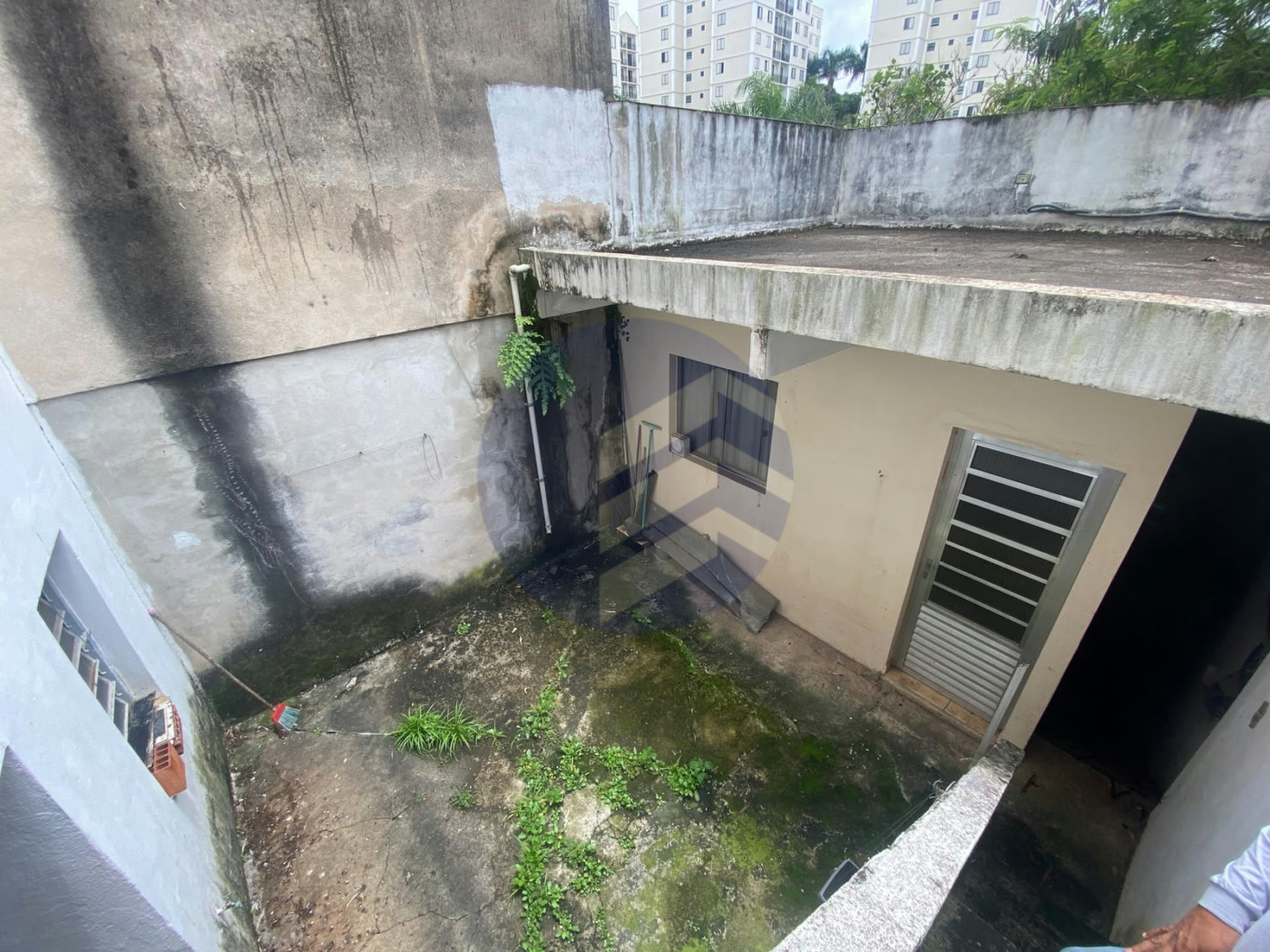 Casa à venda com 2 quartos em Jardim Alvorada, oportunidade para investidor