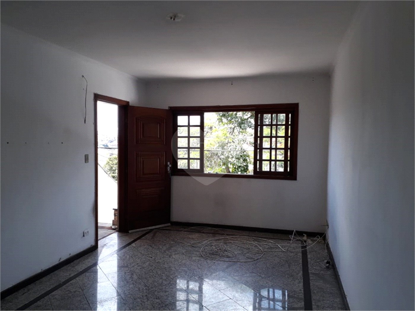 Sobrado com 3 Quartos e 3 banheiros à Venda, 180 m² por R$ 680.000