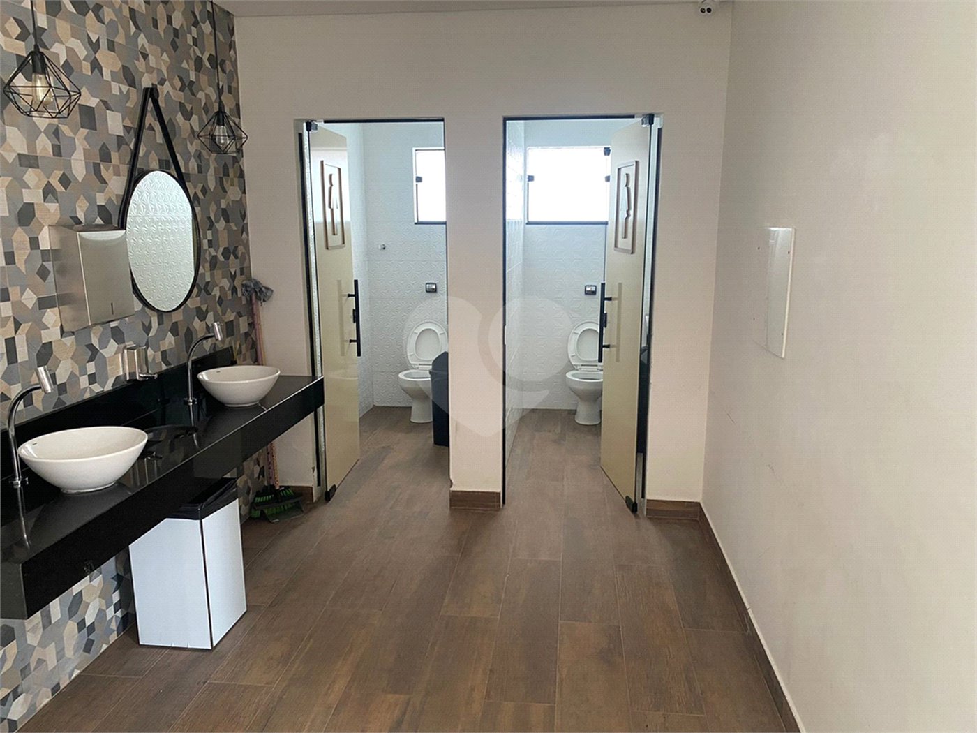 Casa à venda com 3 quartos, sendo 1 suíte, em Condomínio Flamboyant-b, Atibaia, SP
