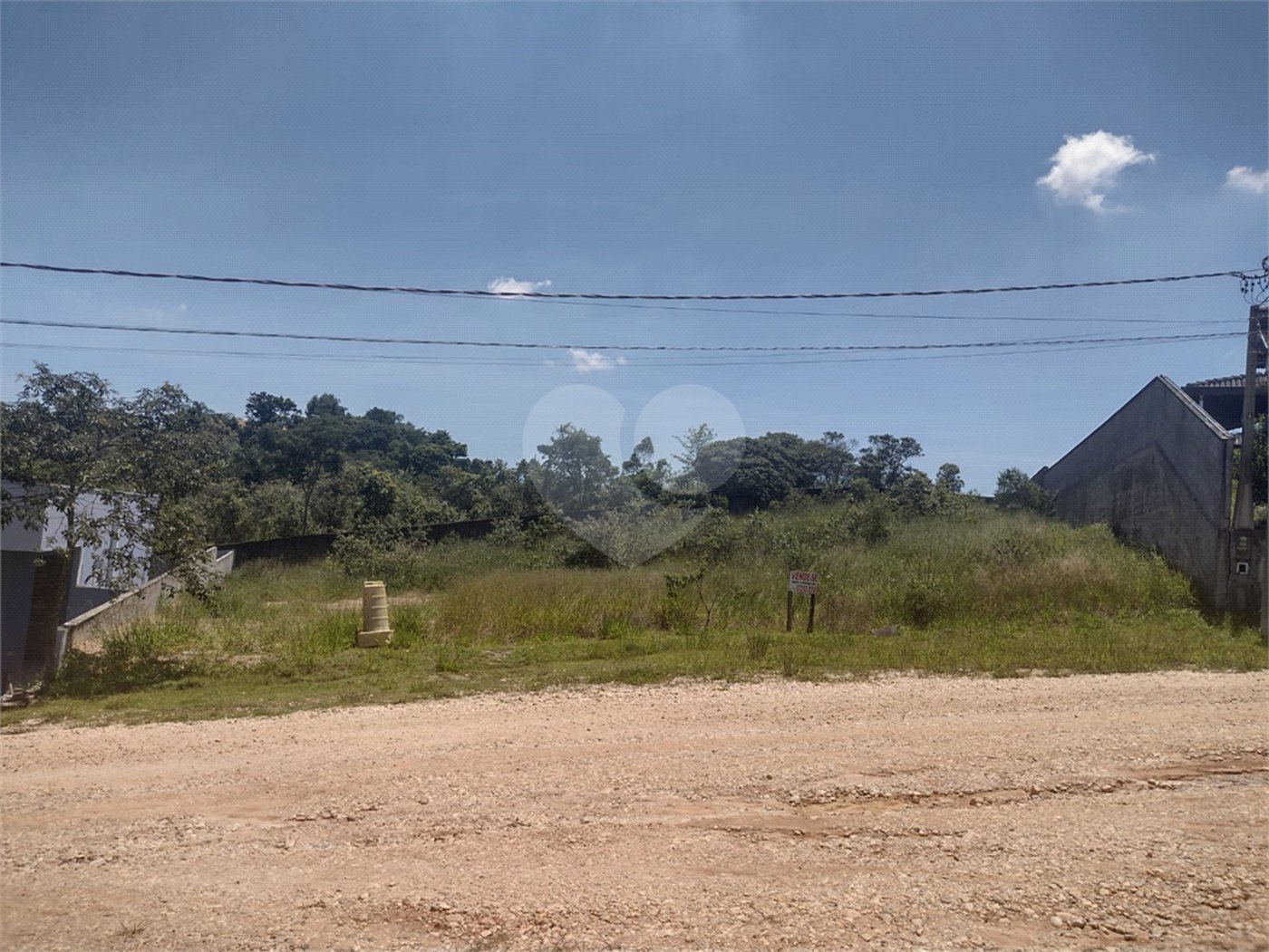 Terreno à venda no condomínio Lago Dourado, Jacareí - SP