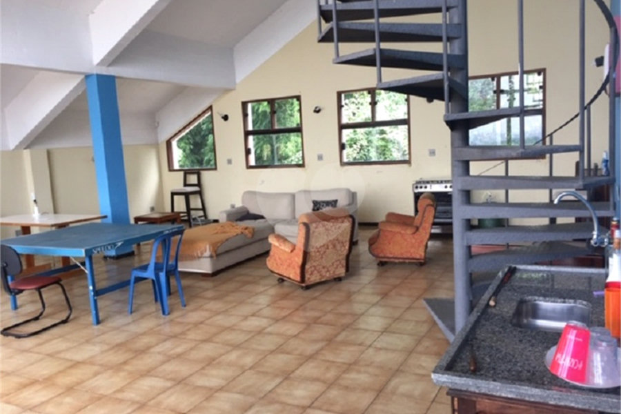 Sobrado à venda com 5 quartos, sendo 2 suítes,  em Tremembé, São Paulo, SP