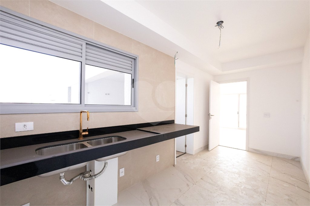Apartamento à venda com 3 quartos, sendo 1 suíte,  em Vila Sofia, São Paulo, SP