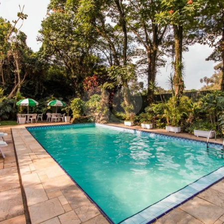 Casa à venda com 5 quartos, sendo 3 suítes, em Alto da Boa Vista, São Paulo, SP