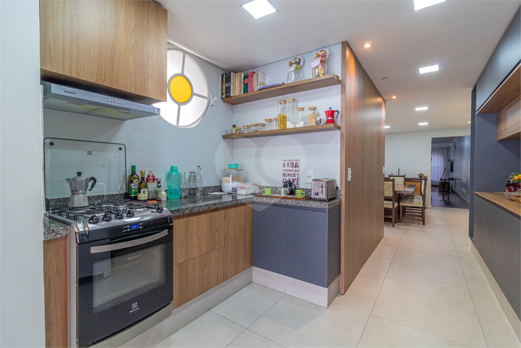 Sobrado à venda com 3 quartos, sendo 1 suíte,  em Vila Mascote, São Paulo, SP