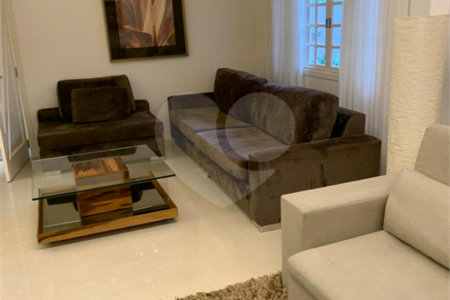 Casa Térrea à venda com 3 quartos, sendo 2 suítes, em Parque Vitória, São Paulo, SP