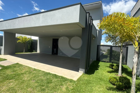 Casa à venda com 4 suítes no condomínio Villas do Golf, Itu - SP