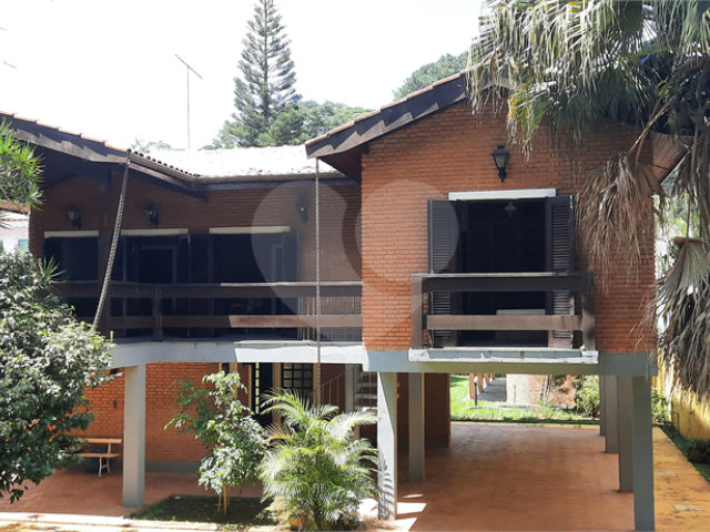 Casa à venda ou para alugar com 4 quartos, sendo 2 suítes,  em Mantiqueira, Mairiporã, SP