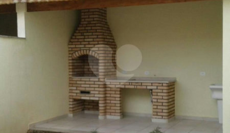 Casa à venda com 3 quartos, sendo 1 suíte,  em Vila Nivi, São Paulo, SP