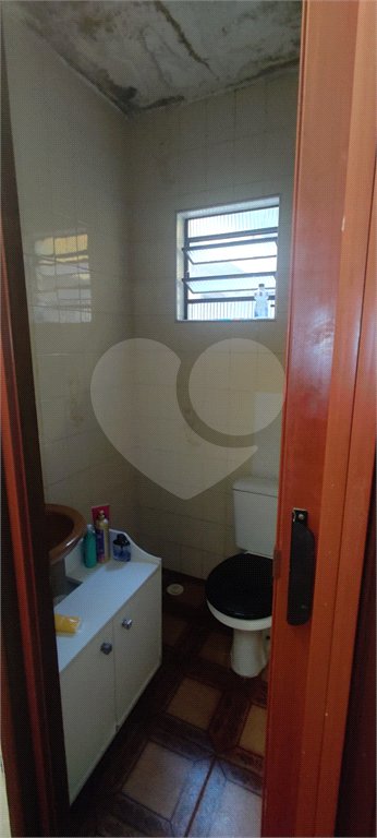 Sobrado à venda com 6 quartos, sendo 1 suíte, em Vila Acoreana, Poá, SP