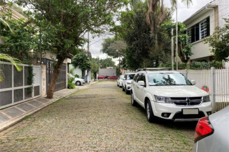 Casa de Vila à venda com 3 quartos, sendo 1 suíte,  em Brooklin Paulista, São Paulo, SP