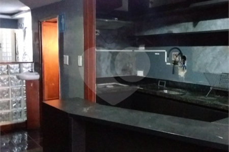 Sobrado à venda com 3 quartos em Moema, São Paulo, SP