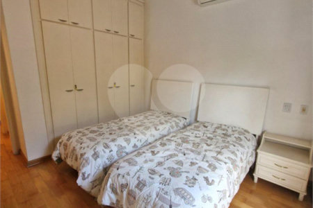 Casa à venda com 4 suítes no condomínio Estância Marambaia, Vinhedo - SP