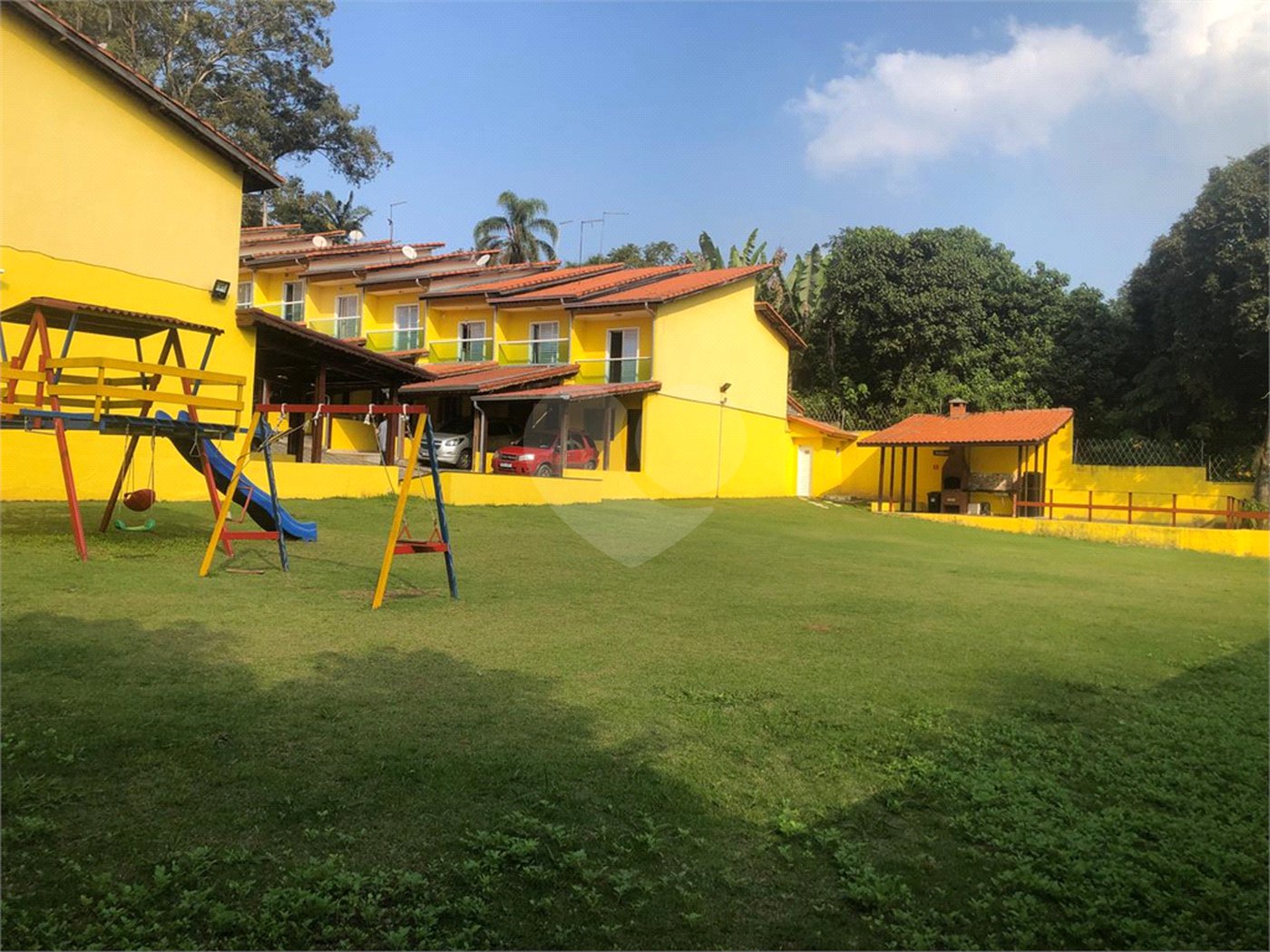 Casa à venda com 2 quartos no condomínio Residencial Armênia, Ferraz de Vasconcelos - SP