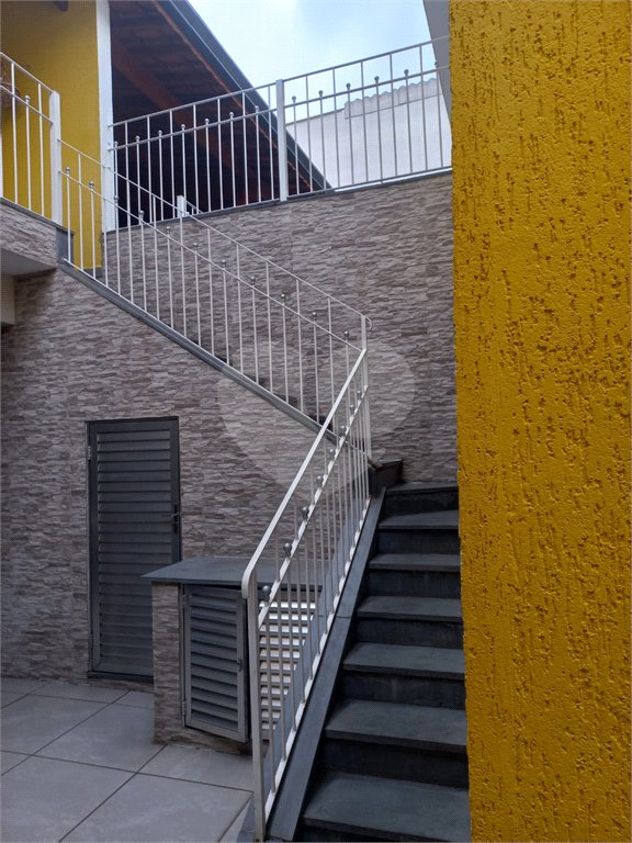 Sobrado à venda com 3 quartos em Jardim Marisa, São Paulo, SP
