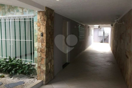 Sobrado à venda com 3 quartos, sendo 1 suíte, em Vila Galvão, Guarulhos, SP