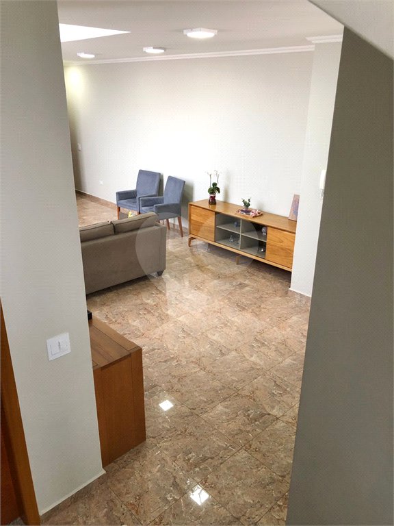 Sobrado à venda com 5 suítes em Vila Alzira, Santo André, SP