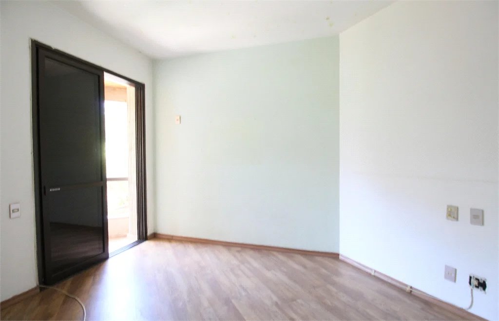 Apartamento à venda com 3 suítes em Vila Suzana, São Paulo, SP