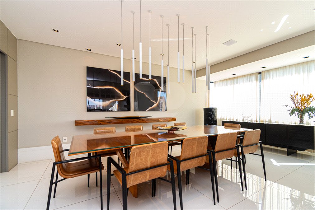 Apartamento à venda com 3 suítes em Vila Nova Conceição, São Paulo, SP