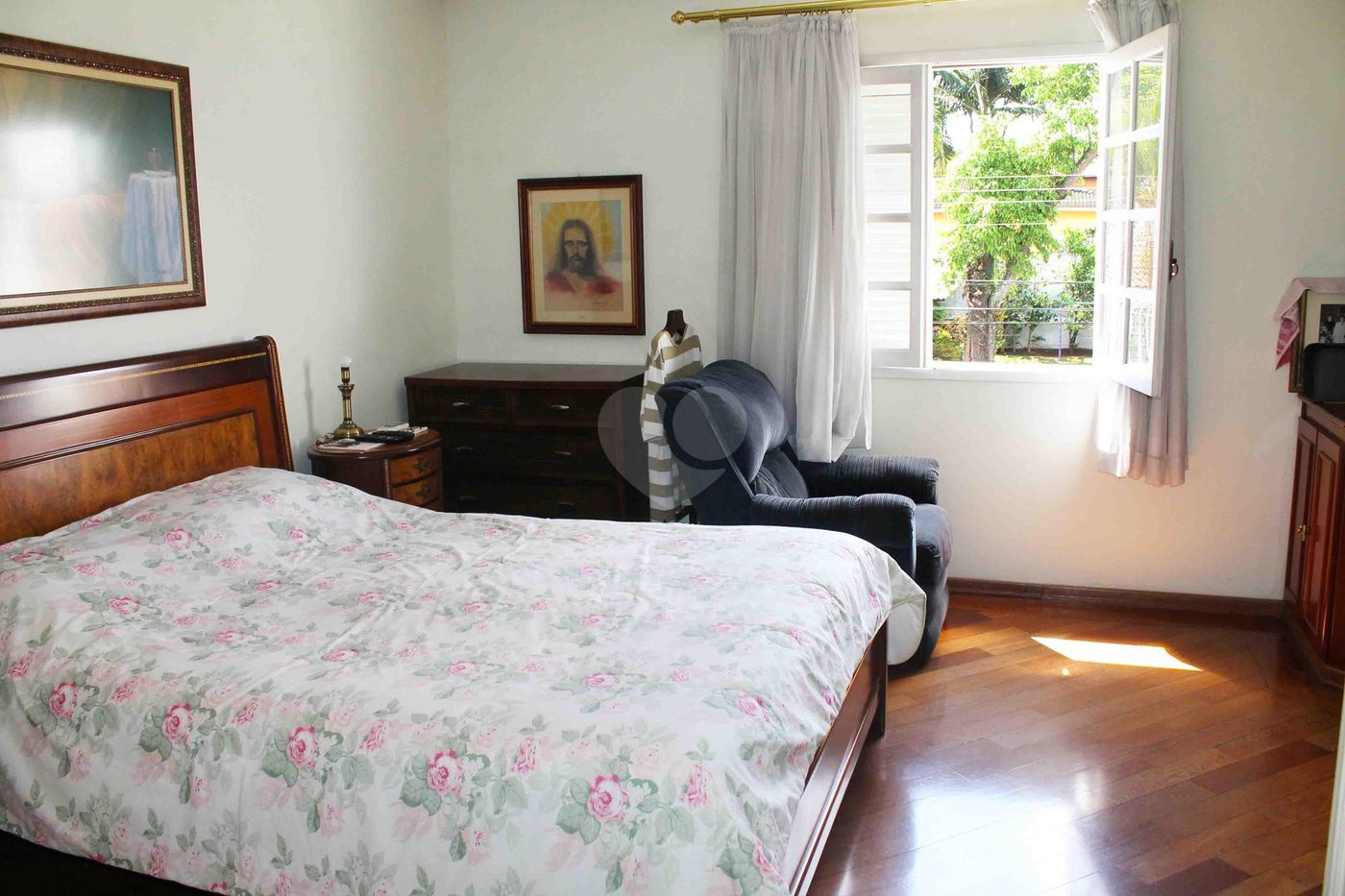 Sobrado à venda com 4 quartos, sendo 2 suítes, em Brooklin, São Paulo, SP