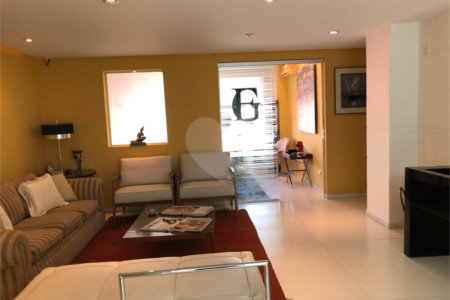 Sobrado à venda com 3 quartos em Chácara Santo Antônio, São Paulo, SP