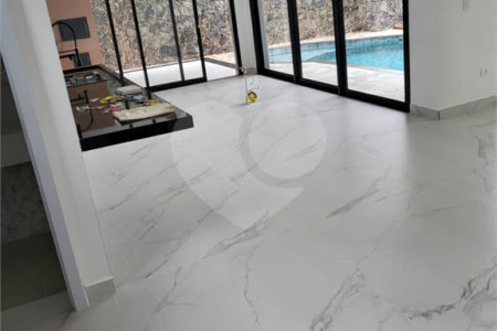 Casa à venda com 3 suítes no condomínio Hills, Arujá - SP