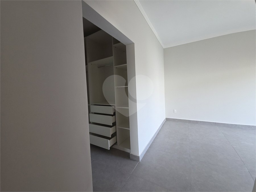 Casa à venda com 3 suítes no condomínio Village Ipanema I, Araçoiaba da Serra - SP