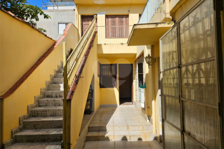 Casa à venda com 3 quartos, sendo 1 suíte,  em Água Branca, São Paulo, SP
