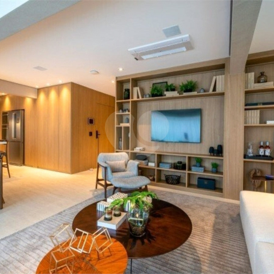 Apartamento à venda com 3 suítes em Moema, São Paulo, SP