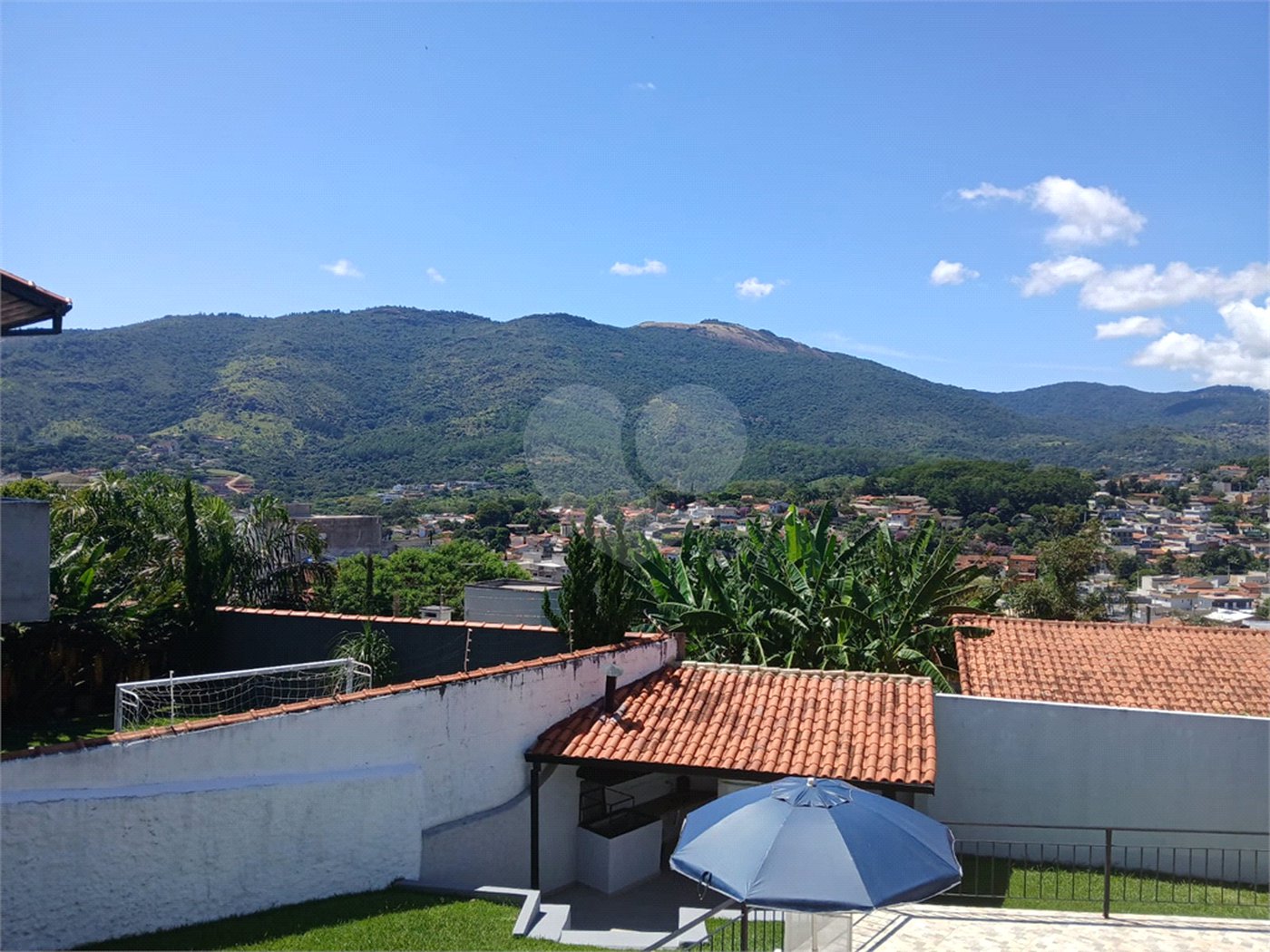 Casa à venda com 3 quartos, sendo 1 suíte,  em Recreio Maristela, Atibaia, SP