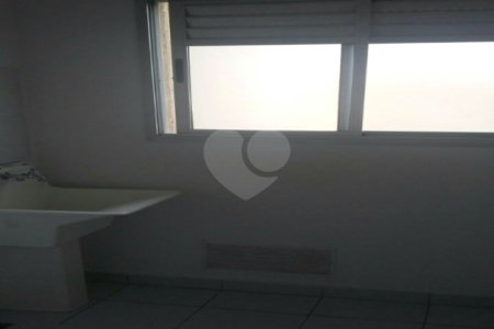Apartamento à venda com 3 quartos, sendo 1 suíte,  em Jardim Luísa, São Paulo, SP