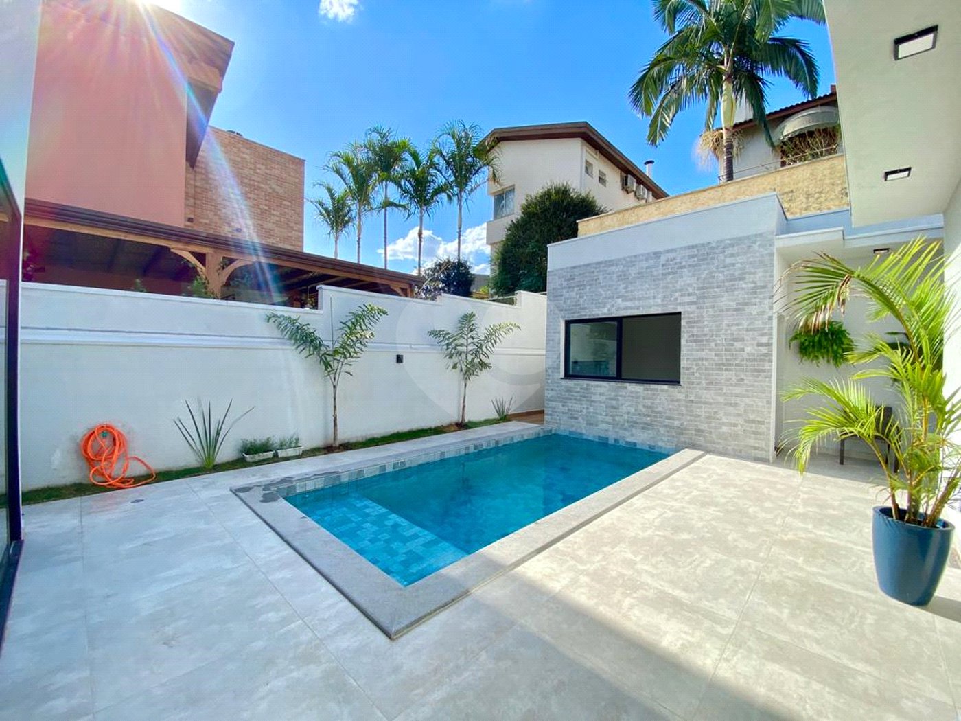 Casa à venda com 4 suítes no condomínio Jardim Vila Paradiso, Indaiatuba - SP