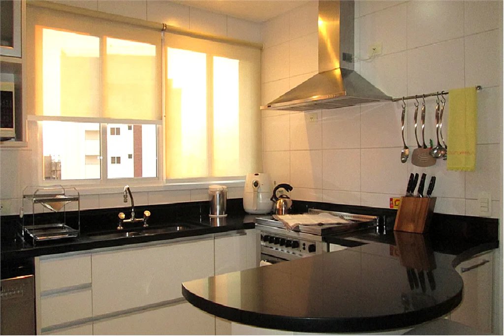 Apartamento à venda com 4 suítes em Vila Suzana, São Paulo, SP
