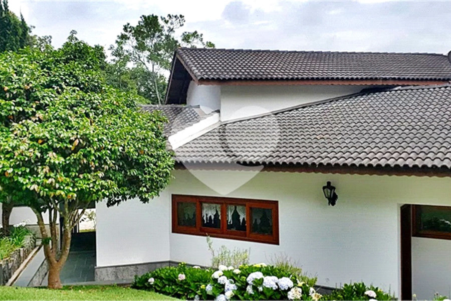 Casa à venda com 4 suítes no condomínio Alpes da Cantareira, Mairiporã - SP