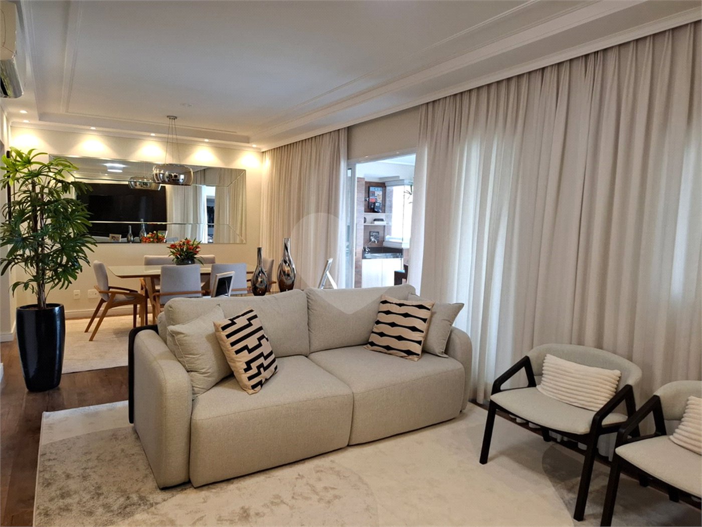 Apartamento à venda com 3 suítes em Barra Funda, São Paulo, SP
