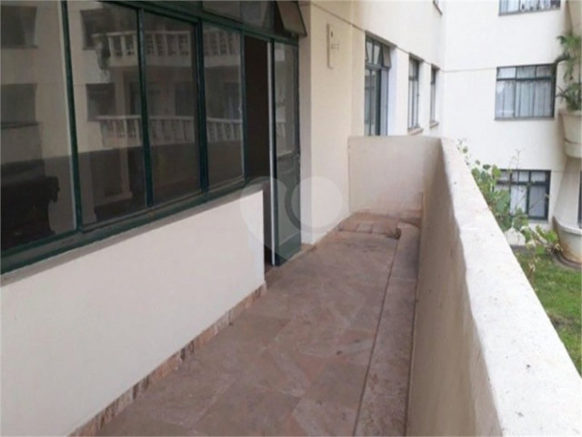 Apartamento à venda com 2 quartos, sendo 1 suíte,  em Santa Cecília, São Paulo, SP