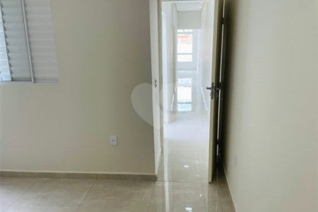 Casa de Vila à venda com 2 quartos em Jardim Dona Tereza, Sorocaba, SP