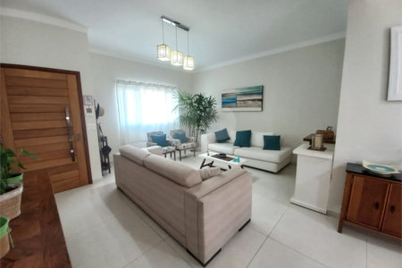 Casa à venda com 3 quartos, sendo 1 suíte, no condomínio São Domingos, Valinhos - SP
