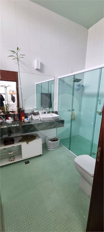 Casa à venda com 5 quartos, sendo 2 suítes, no condomínio Swiss Park, São Bernardo do Campo - SP